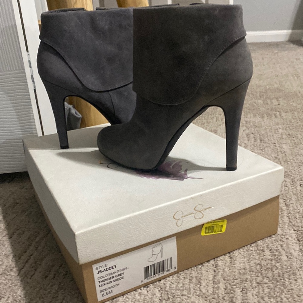 Jessica Simpson heels